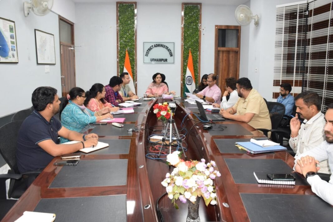 Assembly Elections-2024 :- DEO Udhampur reviews Postal Ballot service for employees deployed for election duty