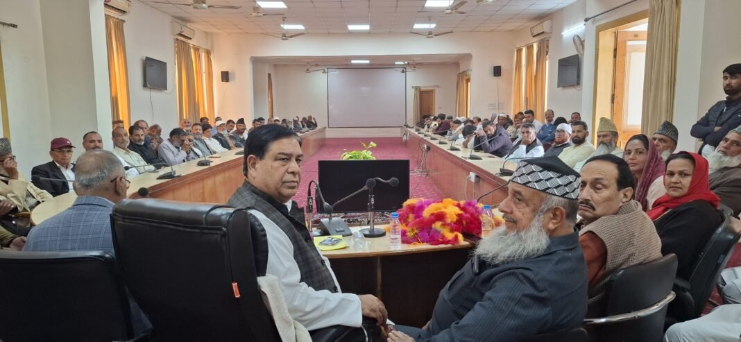 Congress Fact Finding Team visits Rajouri, interacts with workers