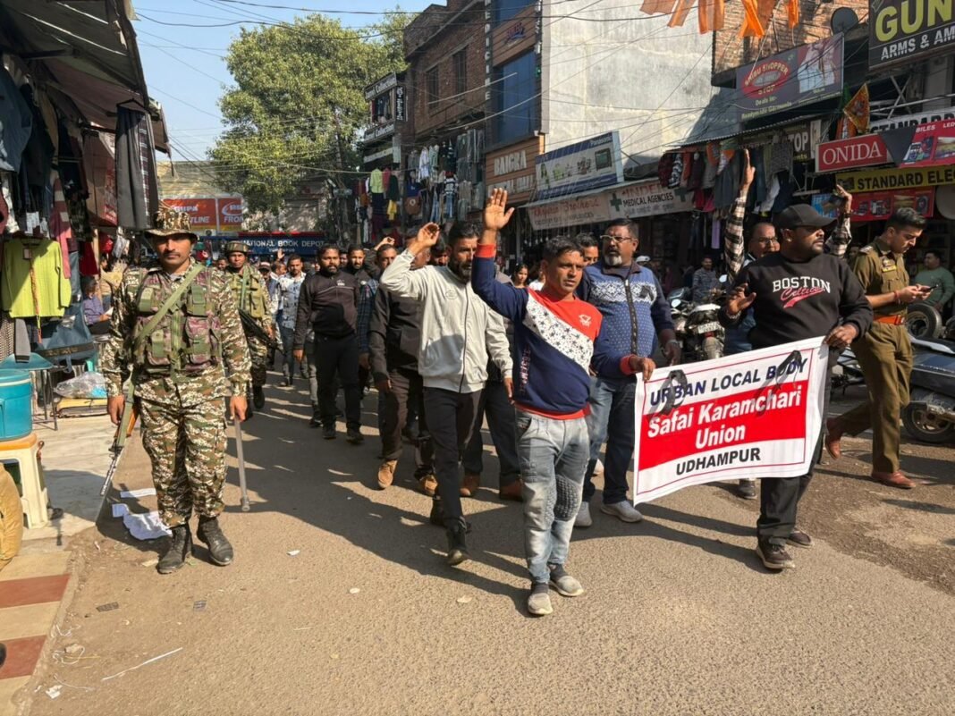 Sanitation Workers Defy Detention, Stage Black-Band Protest