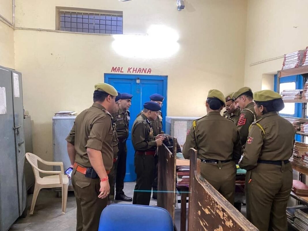 ADGP Jammu Zone, conducts a surprise visit of Police Station Bishnah, Jammu