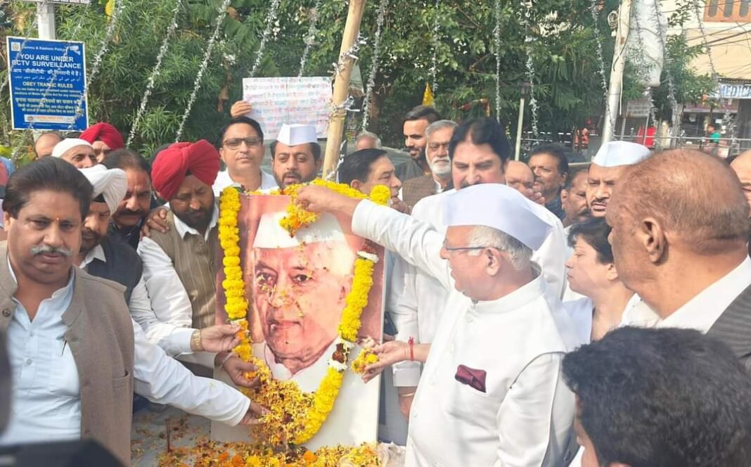 Congress holds functions to remember Pt Nehru