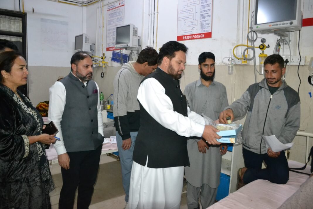 ADC Poonch, Tahir Mustafa Malik Conducts Surprise Inspection of District Hospital; Distributes Sweets on Diwali