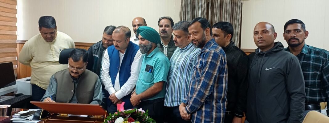 NGFOA deputation calls on Javed Rana; projects issues seeking speedy redressal