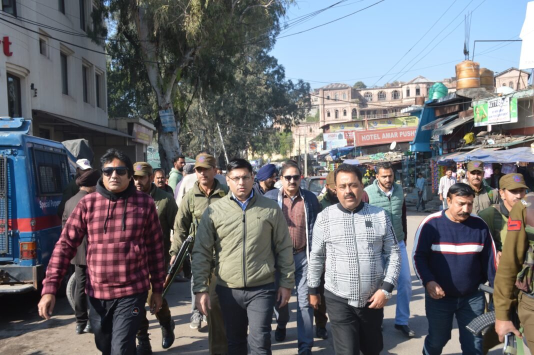 DC Poonch inspects market, Bus Stand areas to assess amenities, Cleanliness
