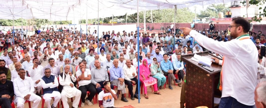 Satish Sharma visits Maira Mandrian; reiterates Govt’s priority towards equitable development