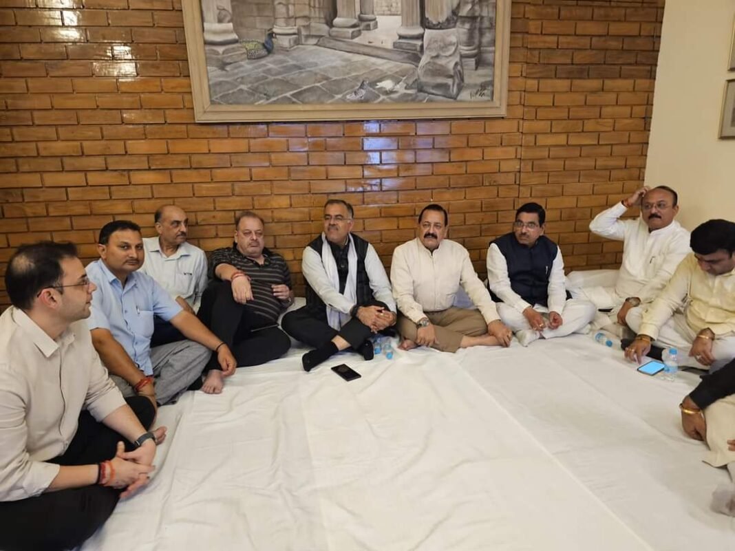 BJP Leaders Pay Tribute to Devendra Singh Rana