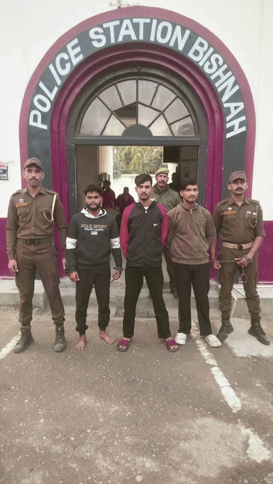 Theft/burglary cases solved, golden ornaments and others items worth 30 Lakhs recovered