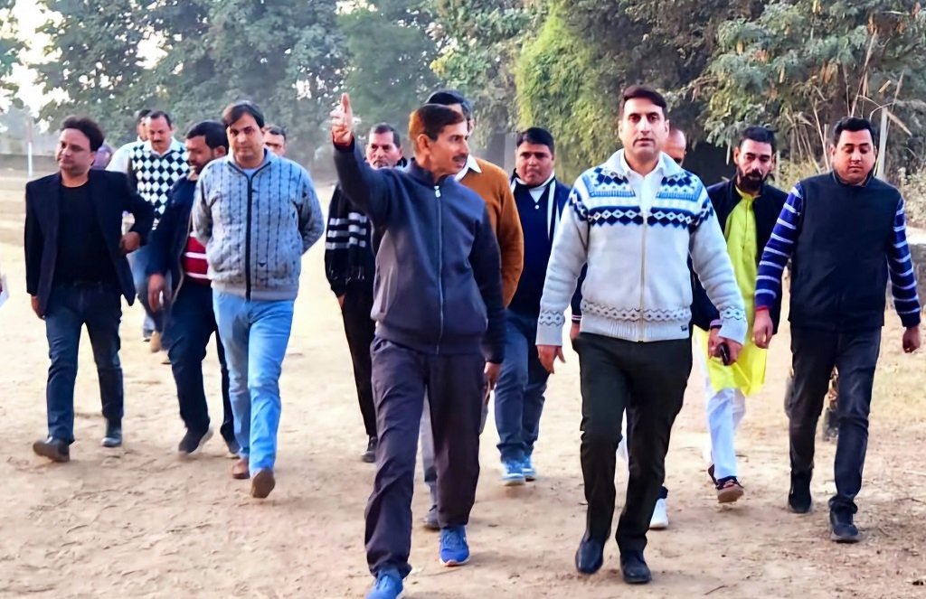 Secy RDD conducts surprise inspections in Bishnah, Arnia; attaches 3 employees