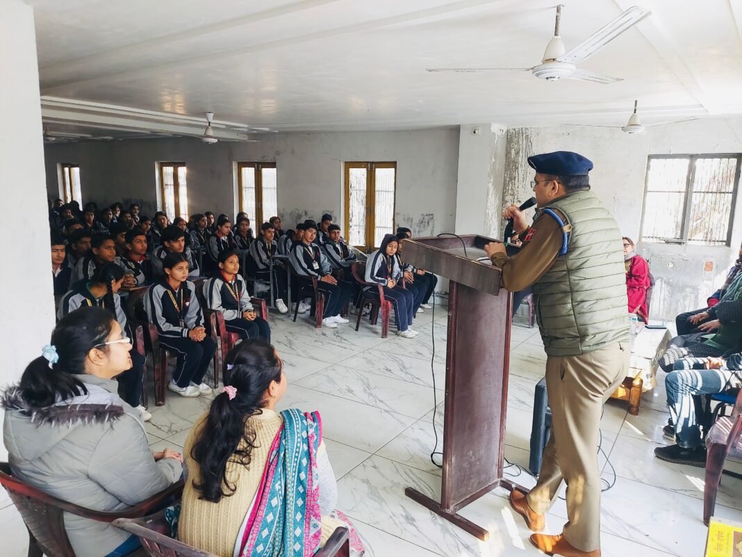 The Gita dispels the darkness of ignorance and illuminates the inner self with self-knowledge.” – SP Rural Brijesh Sharma