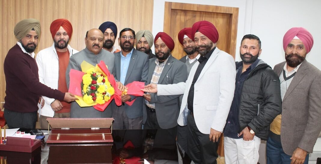 Deputations call on Dy CM; raises issues seeking speedy redressal