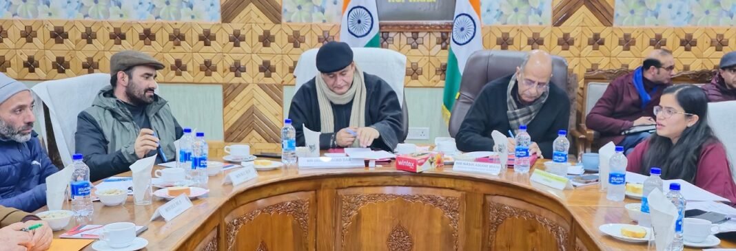 Javid Dar, Nasir Aslam review snow clearance, restoration of essential services at Kupwara