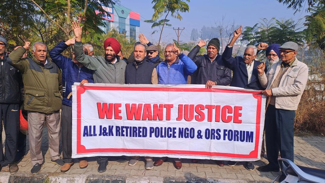 J&K Retired Police Pensioners Protest Discrimination, Demand Pay Anomaly Correction