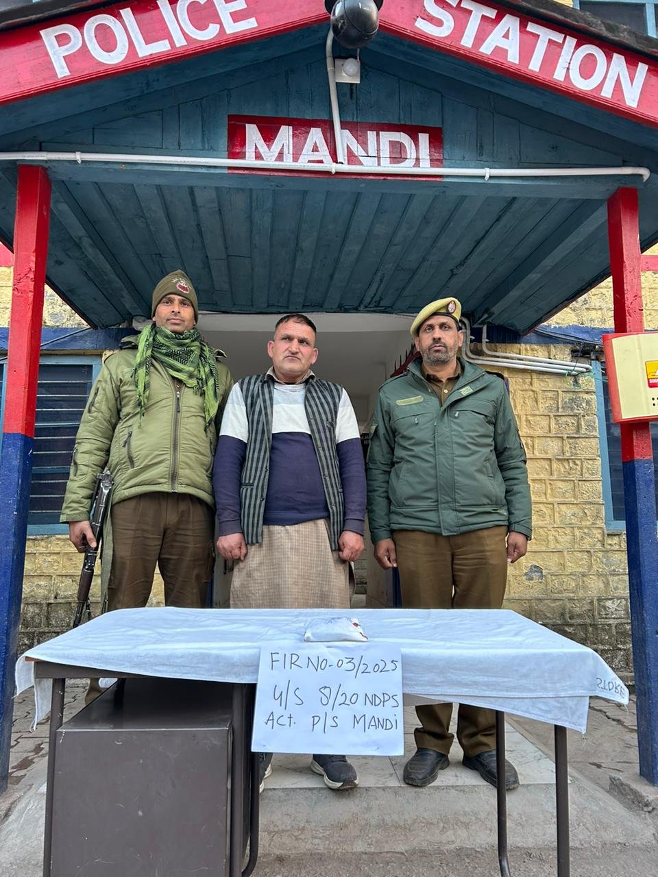 Poonch Police Recovers 105 Grams of Charas, One Person Arrested