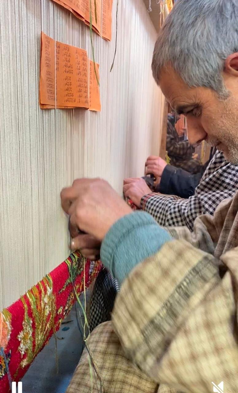 Govt urges artisans, weavers to avail subsidized loans under Credit Card Scheme