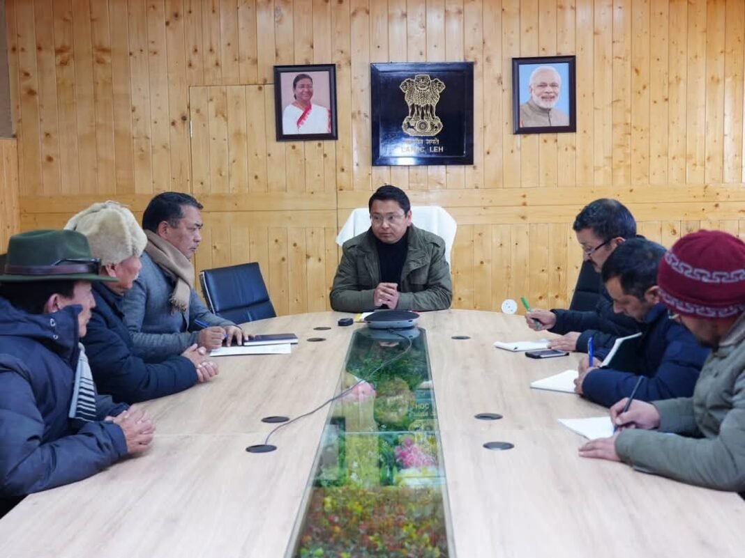 Dy Chairman LAHDC Lehdiscusses arrangements for 7th death anniversary of the late Dr Sonam Dawa Lonpo