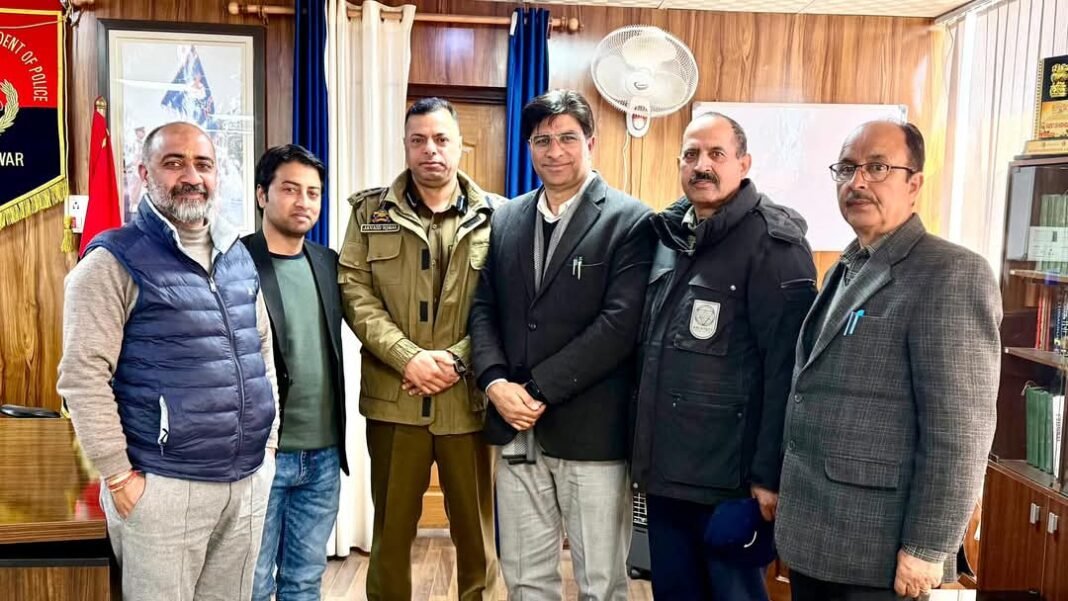 Bar Association Kishtwar Delegation Meets SSP Kishtwar to Discuss Key Issues