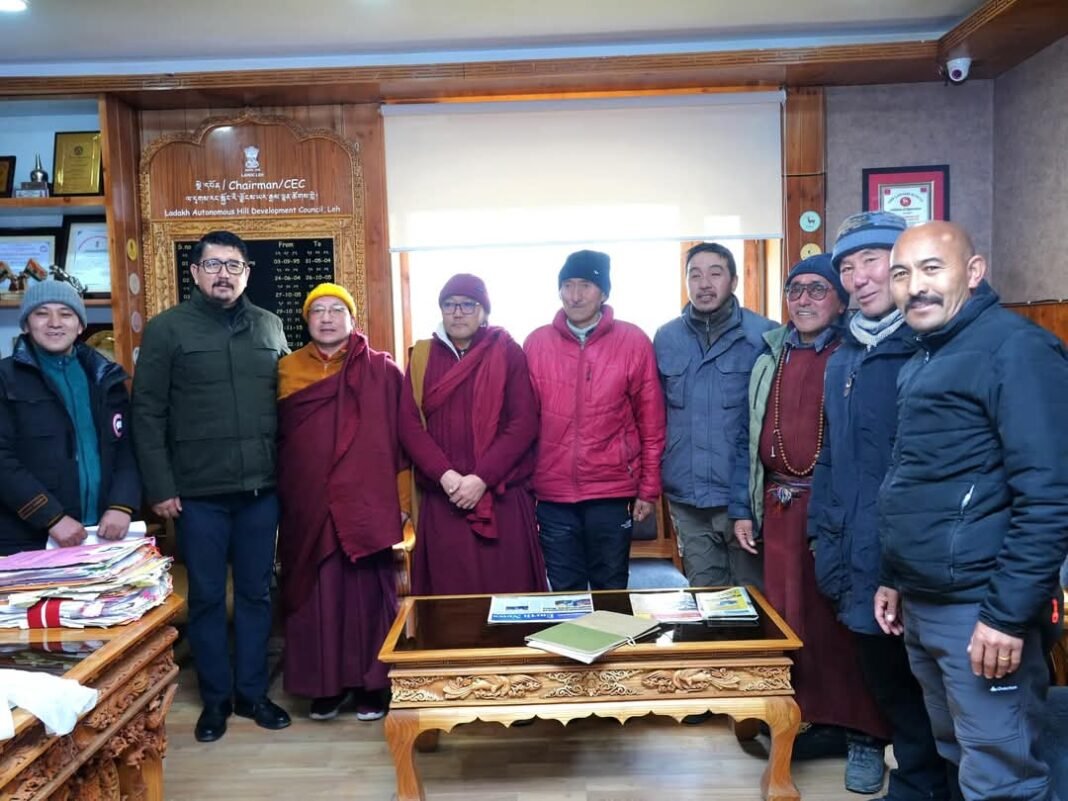 Shara village delegation calls on Adv Tashi Gyalson