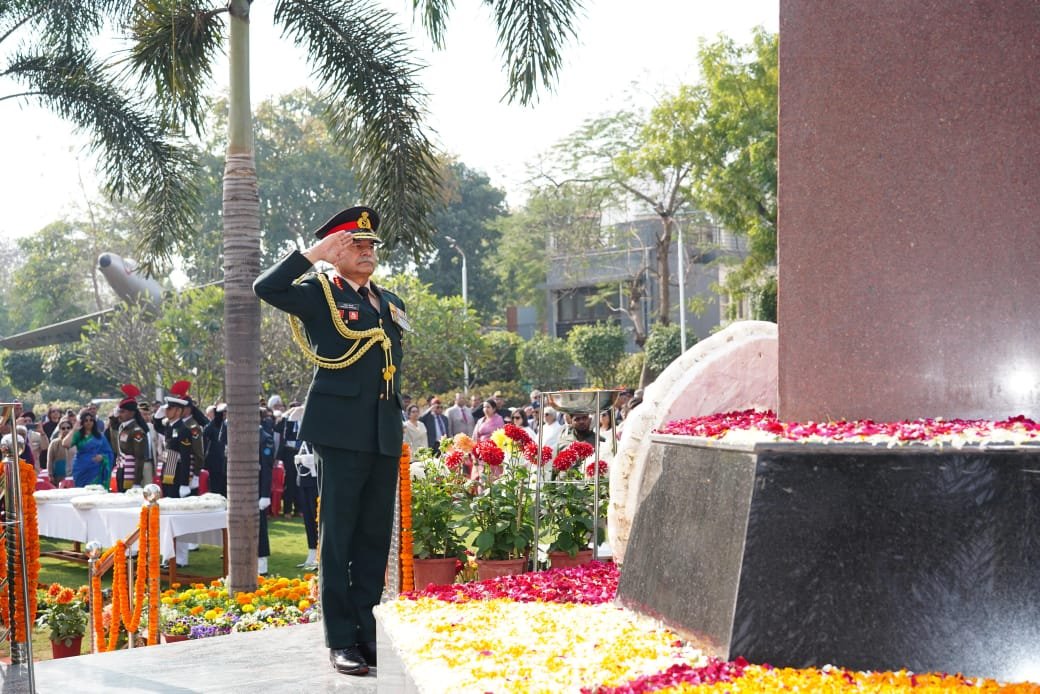 REMEMBERING THE VALIANT: ARMY CHIEF GENERAL UPENDRA DWIVEDI LEADS TRIBUTE AT NOIDA SHAHEED SMARAK