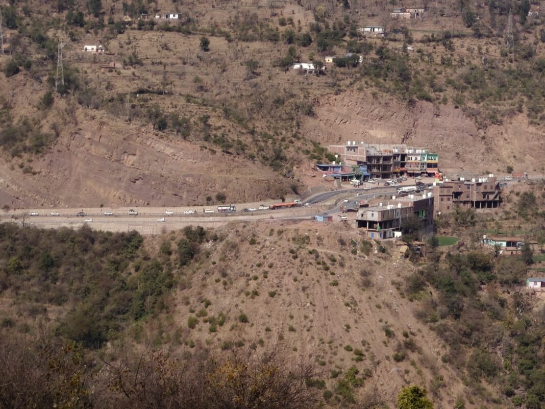 Jammu-Srinagar National Highway Open for Two-Way Traffic