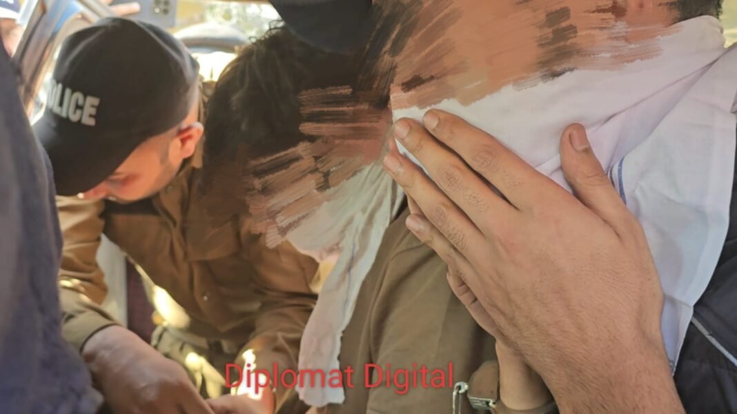 Two detained after unaccounted cash recovered from a vehicle in Lakhanpur