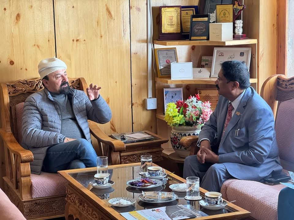 VC, University of Ladakh, calls on CEC Kargil