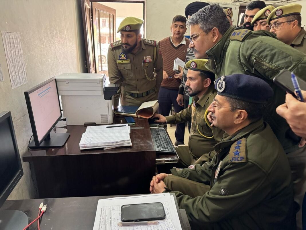 SSP Jammu Reviews CCTNS, other Portals data feeding at PS Bakshi Nagar