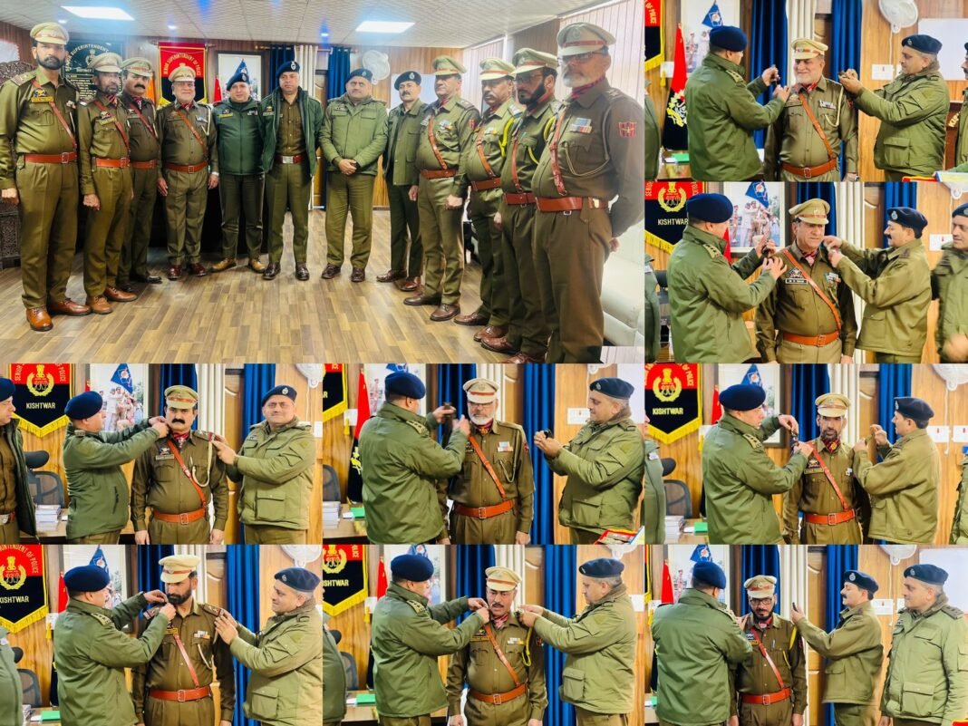 Pipping Ceremony of Newly Promoted Sub-Inspectors Held at DPO Kishtwar
