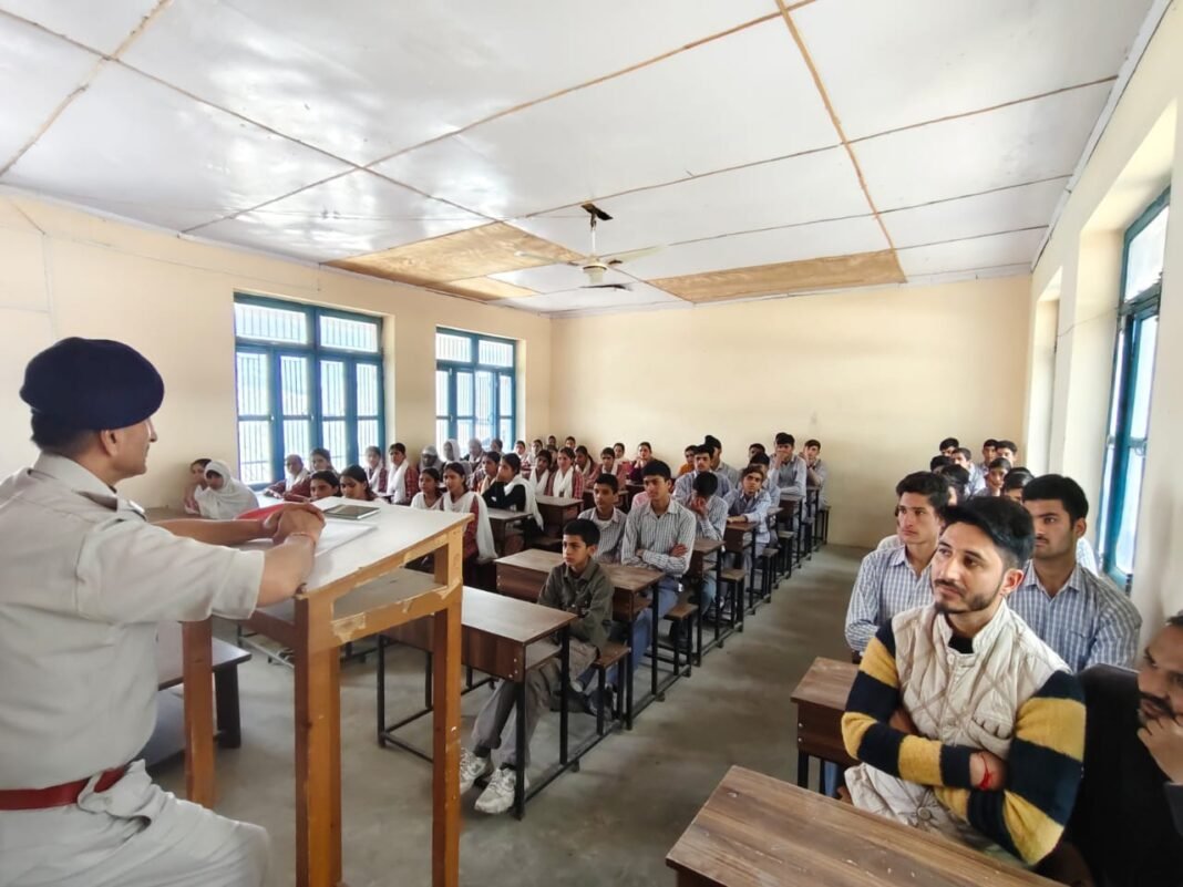 Addl. SP Kishtwar Educates Students on New Criminal Laws, Drug Abuse, and Cyber Security