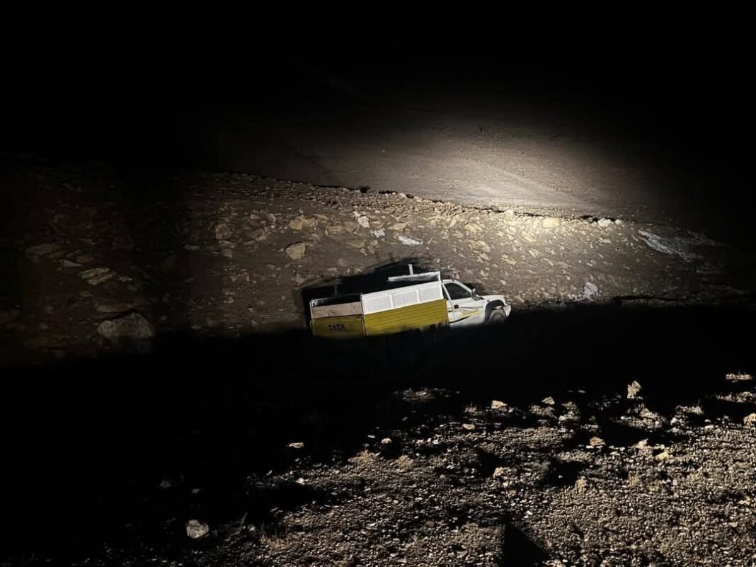 Indian Army rescue accident victims, hospitalised injured