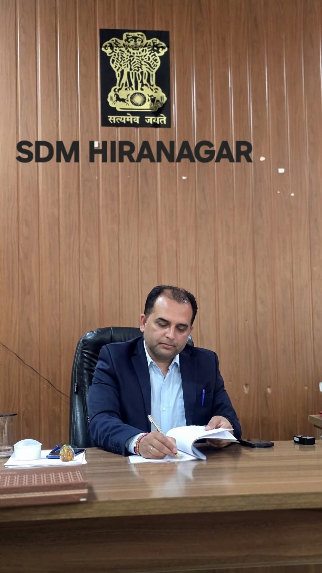 Phulail Singh Assumes Charge as SDM Hiranagar, Receives Warm Welcome