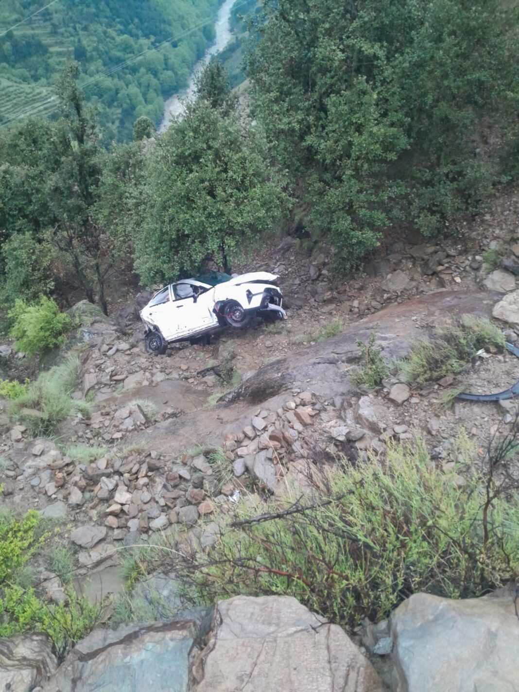 Three injured in road mishap as rainfall continues in Kishtwar