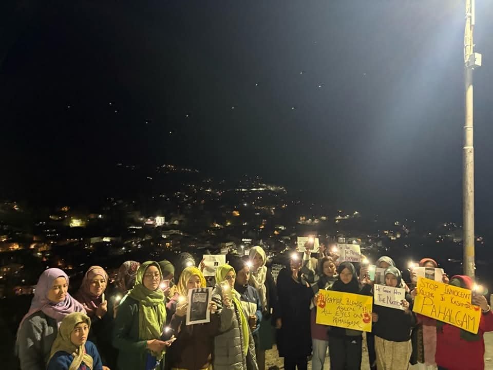 GDC Kargil pays homage to victims of Pahalgam terror attack, holds candlelight march