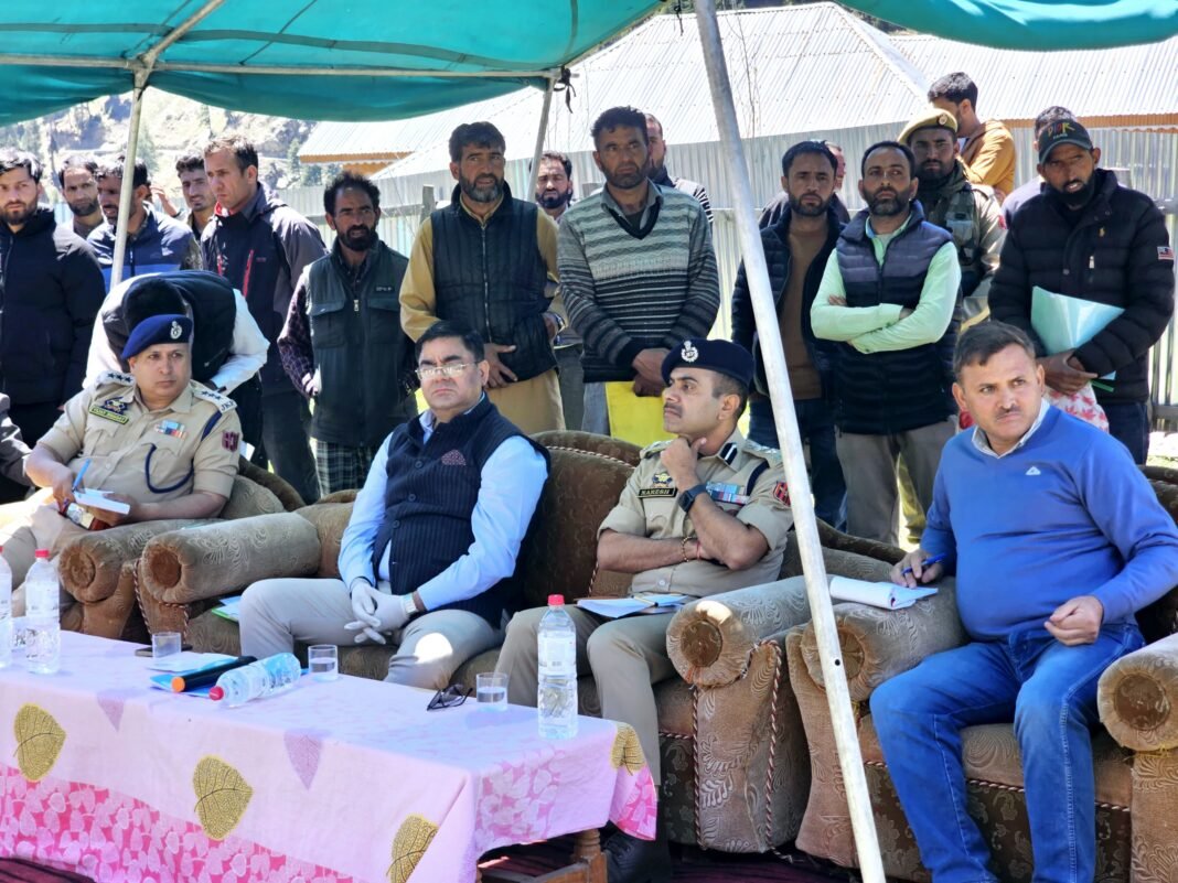 DC Kishtwar Holds Public Darbar at Warwan to Address Local Grievances