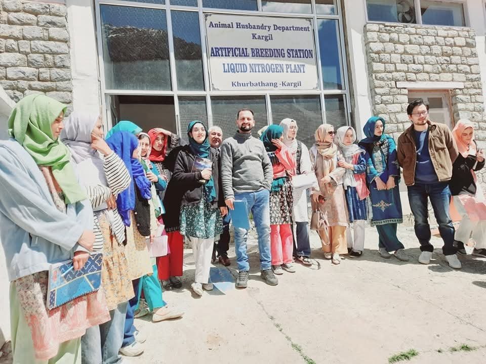 GDC Drass conducts one-day educational tour to Animal Breeding Centre and Poultry Farm, Kargil