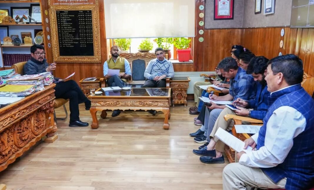 LAHDC Leh Chairs Meeting with Merchant Association to Address Key Market and Regulatory Issues