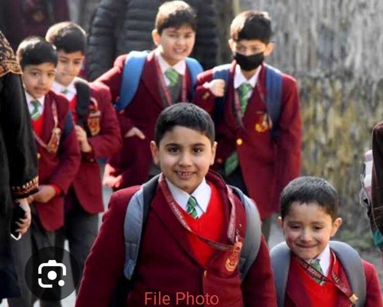 Schools Reopen Across Kashmir after days of fear, LoC shelling
