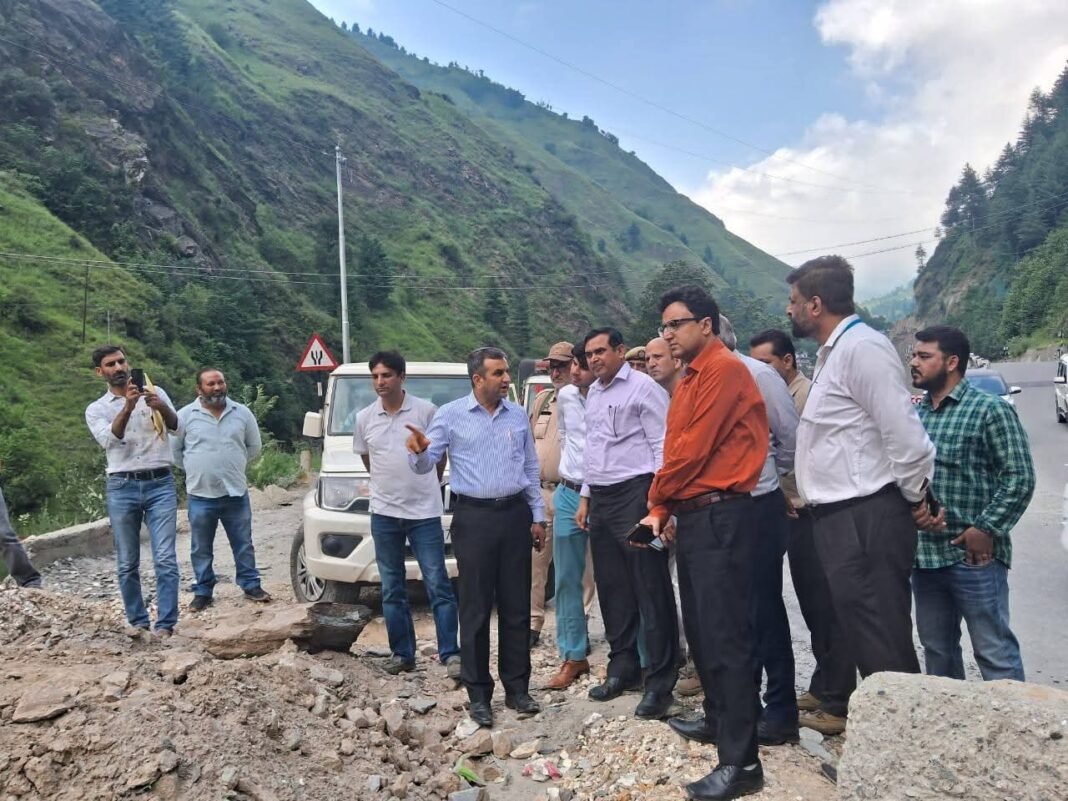 DC Ramban Mohammad Alyas Khan inspected NH-44 at Sherbibi, Seri and Mehar along with RO NHAI Jammu, ADC, ACR & PD PIU Ramban.The reviewed road condition, ongoing works and directed for timely maintenance to ensure smooth traffic movement.