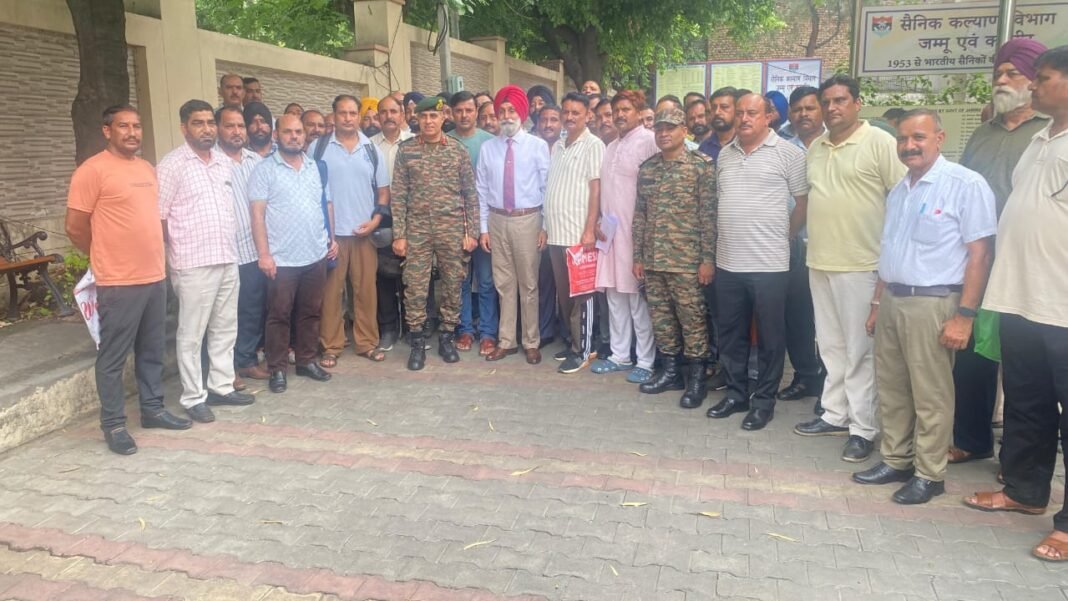 Interaction of General Officer Commanding, Tiger Division with Veterans