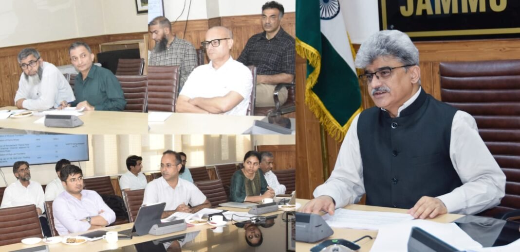 CS reviews water transport, lake conservation measures for Srinagar