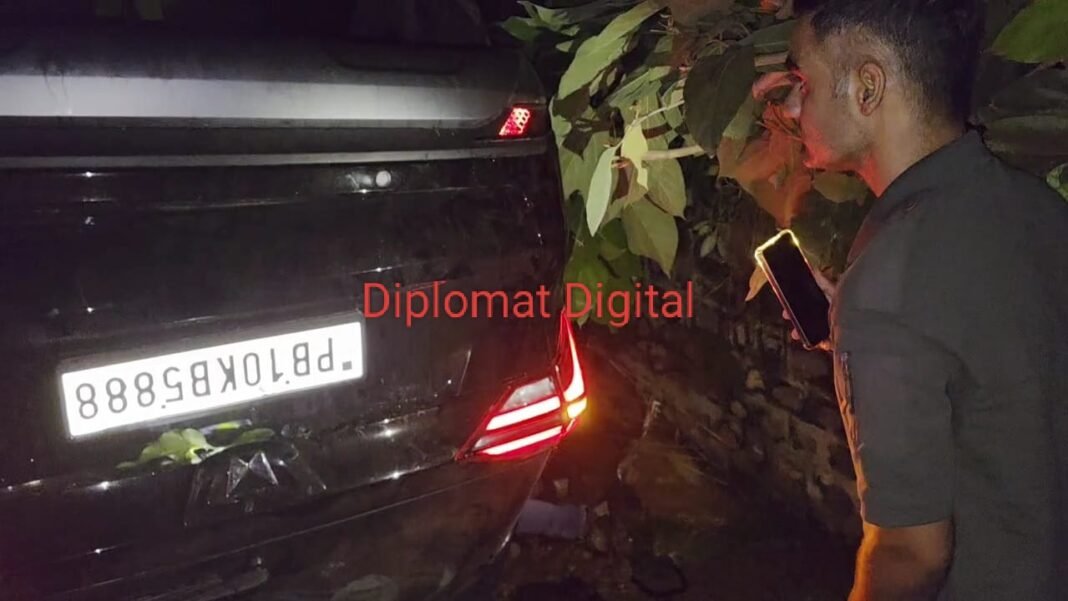 Amarnath Yatra Langar Committee Members’ Vehicle Falls Into Gorge, Two Dead, Three Seriously Injured