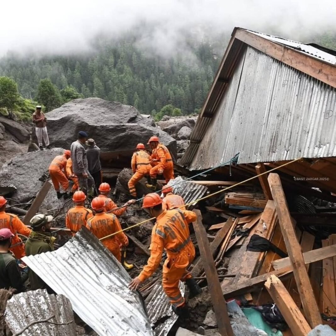 CHISHOTI CLOUDBURST: LoP Sunil Sharma alongwith volunteers recover missing body from river body in Padder