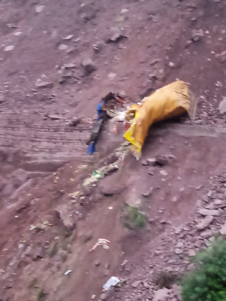 LANDSLIDE in MAHORE: Load carrier driver dies, two other injured