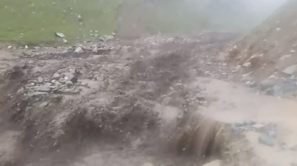 Sinthan – Kashmir road closed