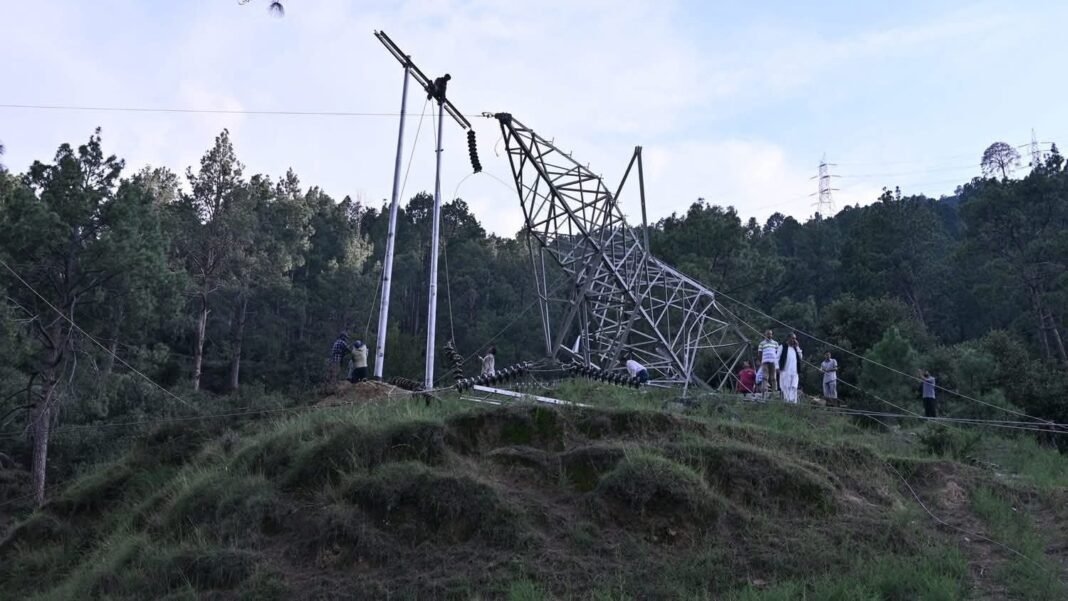 Power Restoration Stalled in Kishtwar Due to Lack of Lighting at Worksite