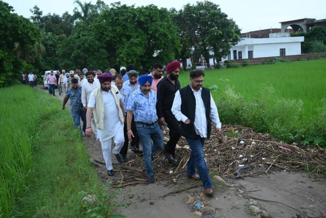 Satish Sharma undertakes extensive tour of flood-affected areas of Jammu district