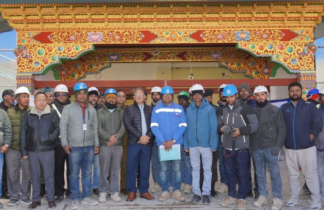 LG Kavinder Gupta reviews progress of Eco-Smart New Airport Terminal at Leh