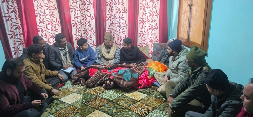 Khatana Visits Nowgam Blast Victims & Survivors, Vows Full Assistance