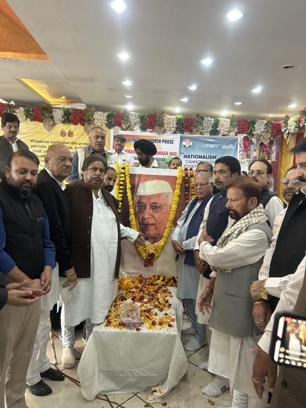 Congress pays rich tributes to Pt. Jawahar Lal Nehru on his 136th birth anniversary