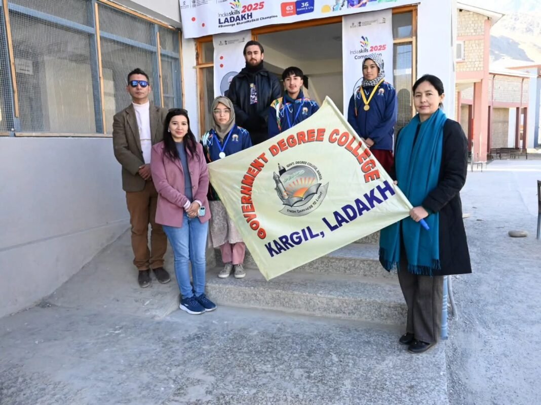 Principal GDC Kargil Flags Off Students for State Level Graphic Designing Competition