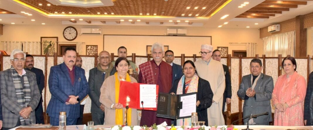 LG J&K chairs 84th University Council Meeting of Kashmir University